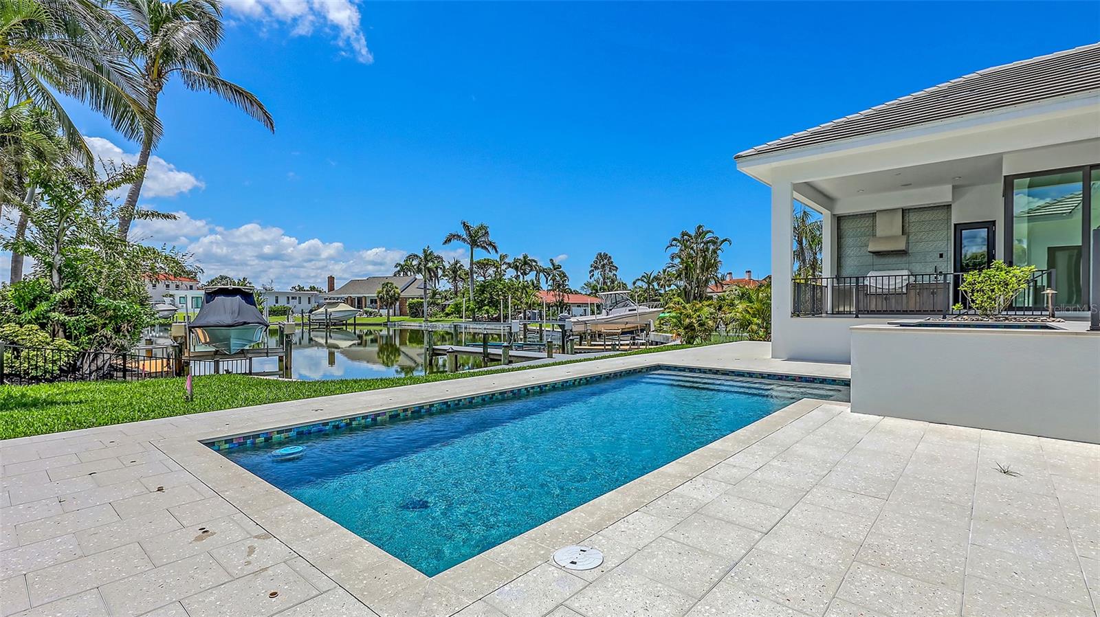 EMERALD HARBOR - Residential