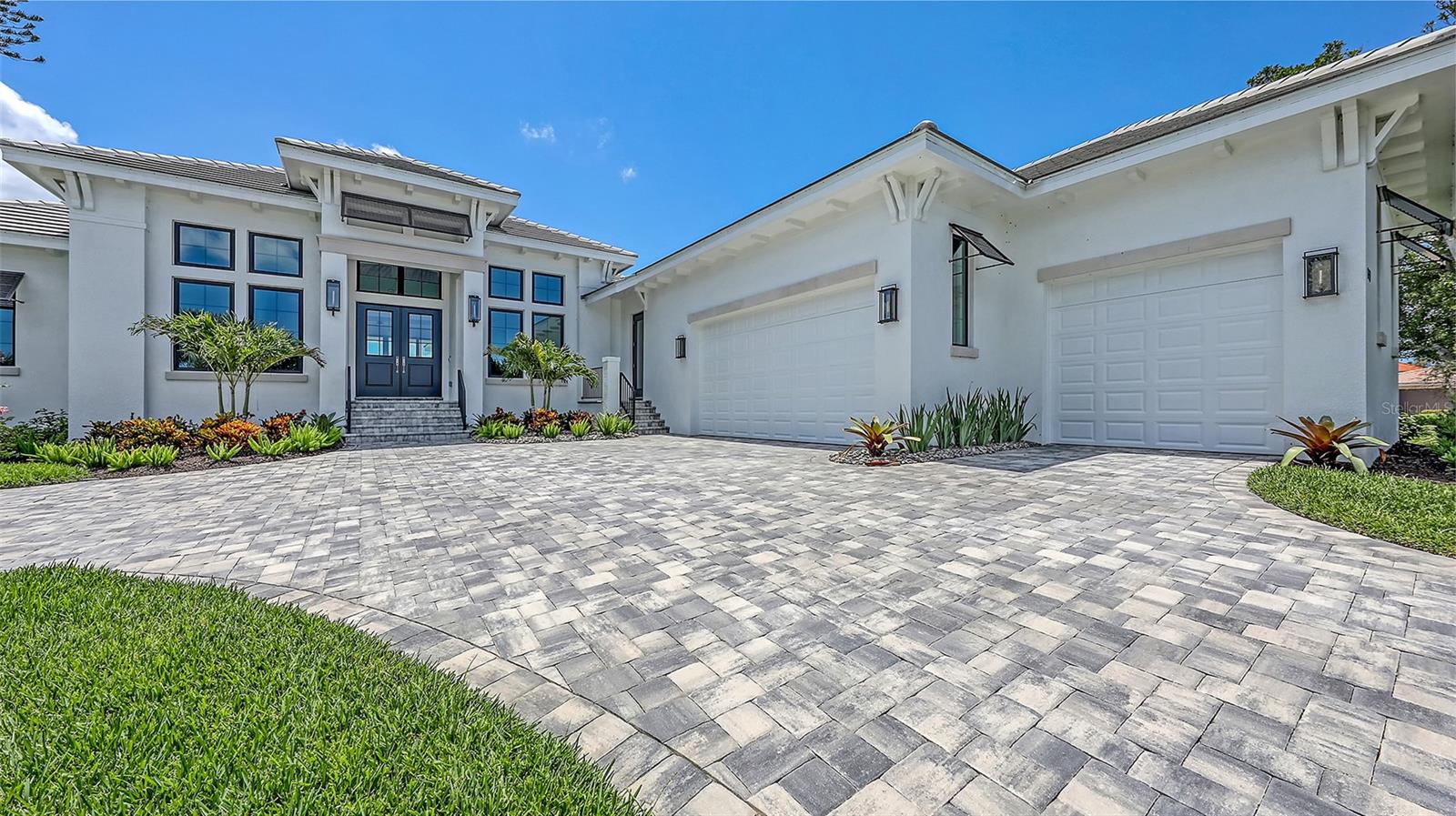 EMERALD HARBOR - Residential