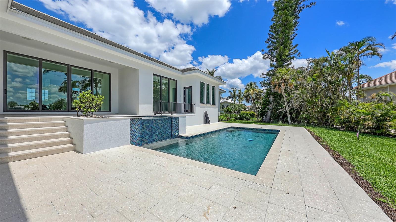 EMERALD HARBOR - Residential