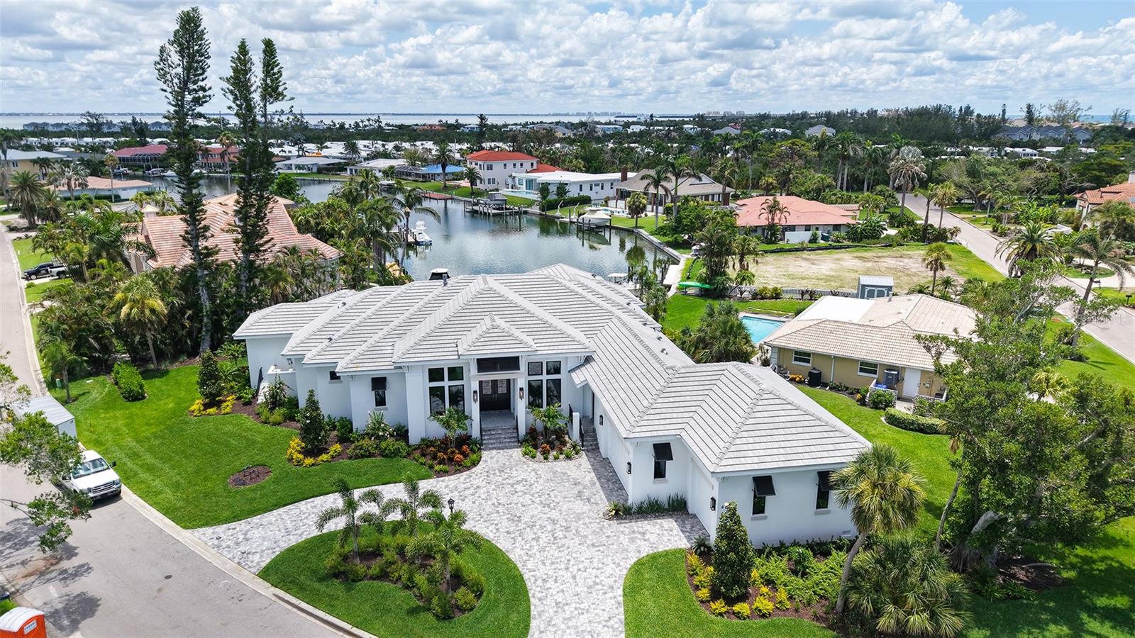 EMERALD HARBOR - Residential