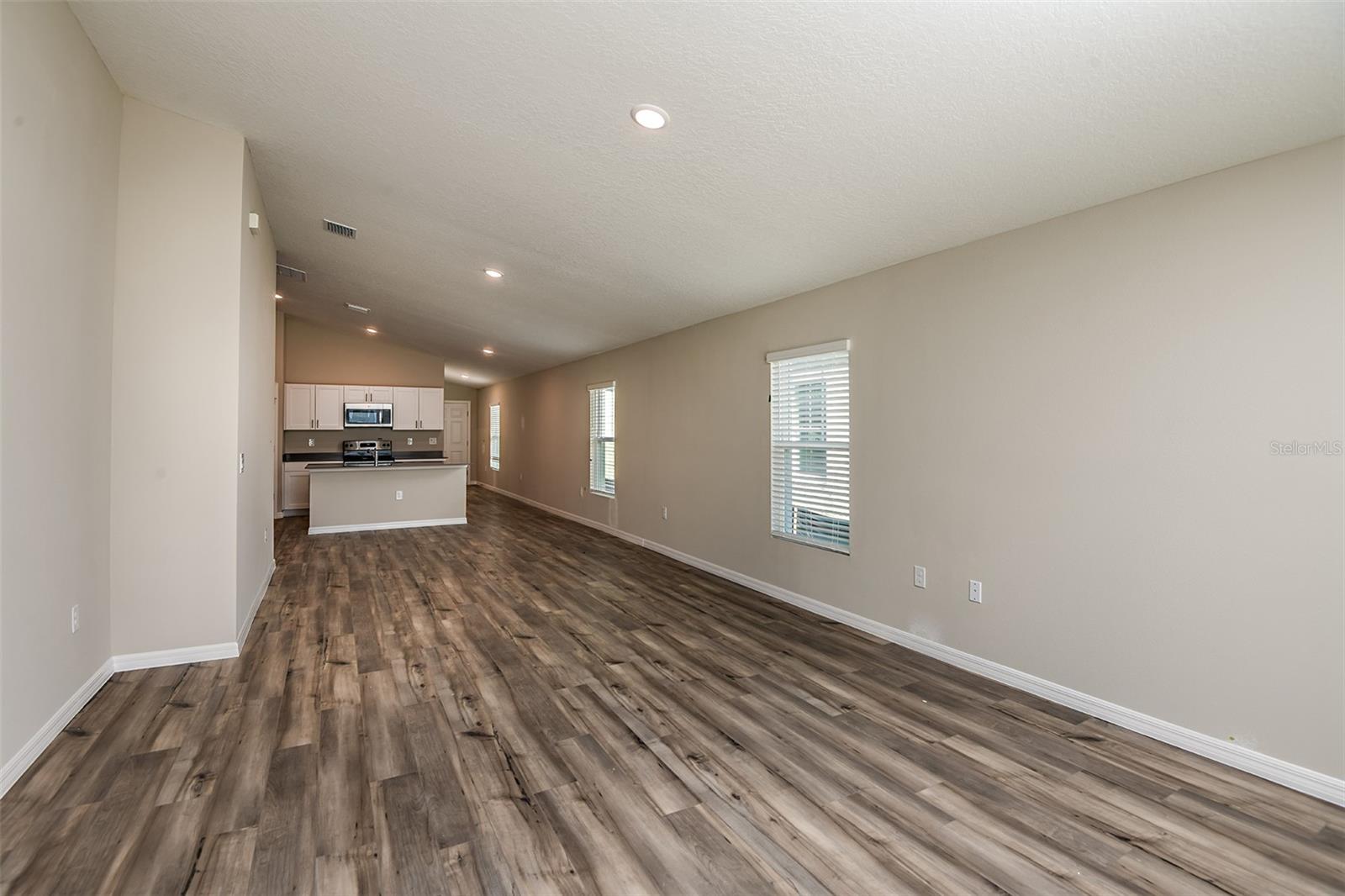 PASADENA WOODS - Residential