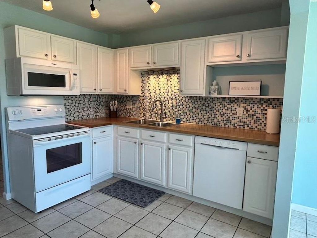 Photo of 5095 Bay Street NE #111, St Petersburg, FL 33703 (MLS # A4690611)