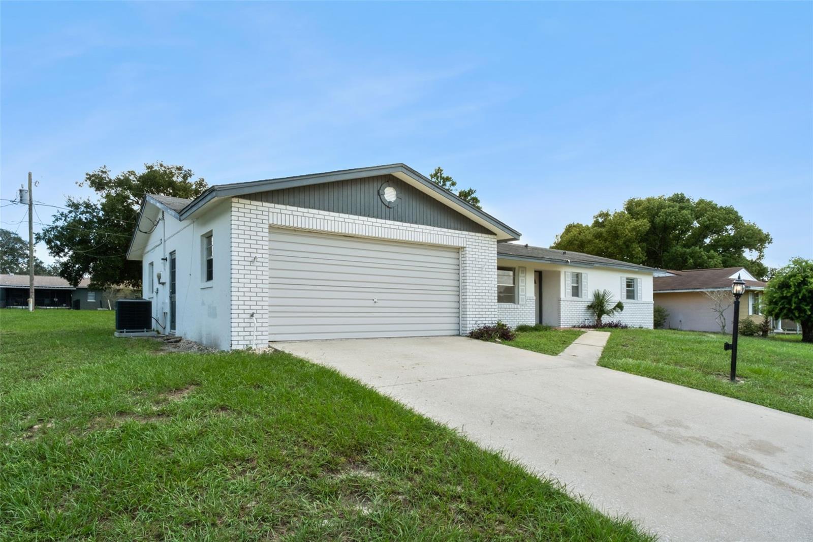 1679 E APACHE CIRCLE
