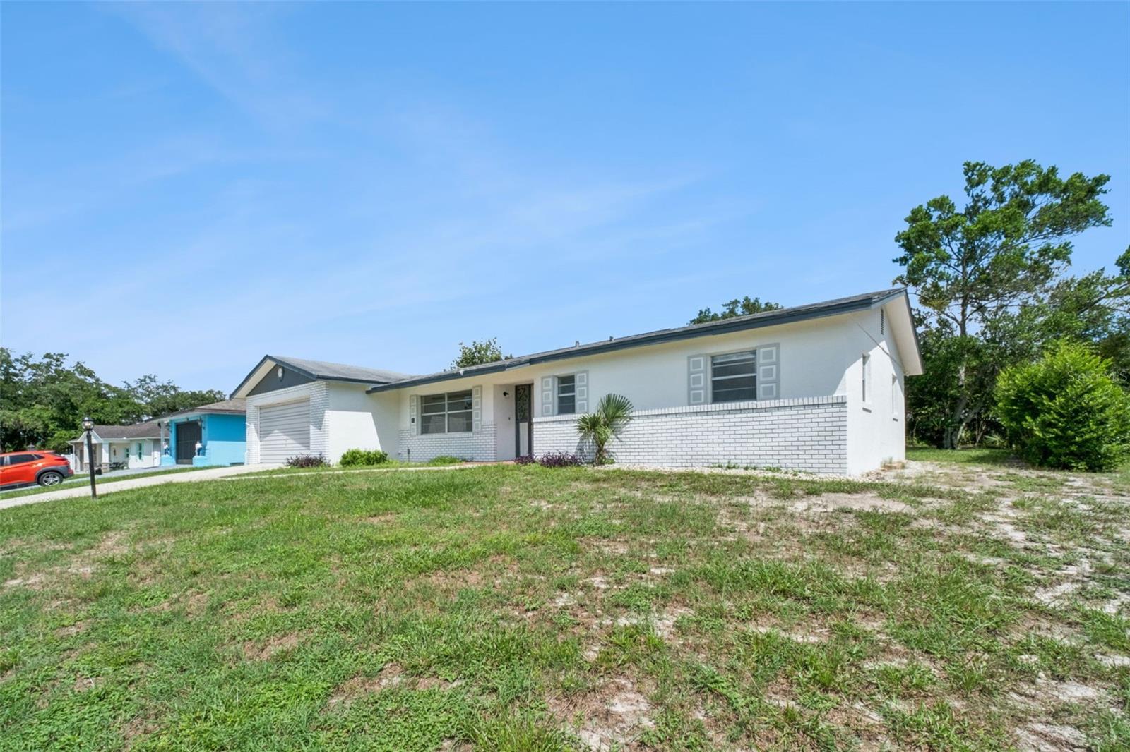 1679 E APACHE CIRCLE