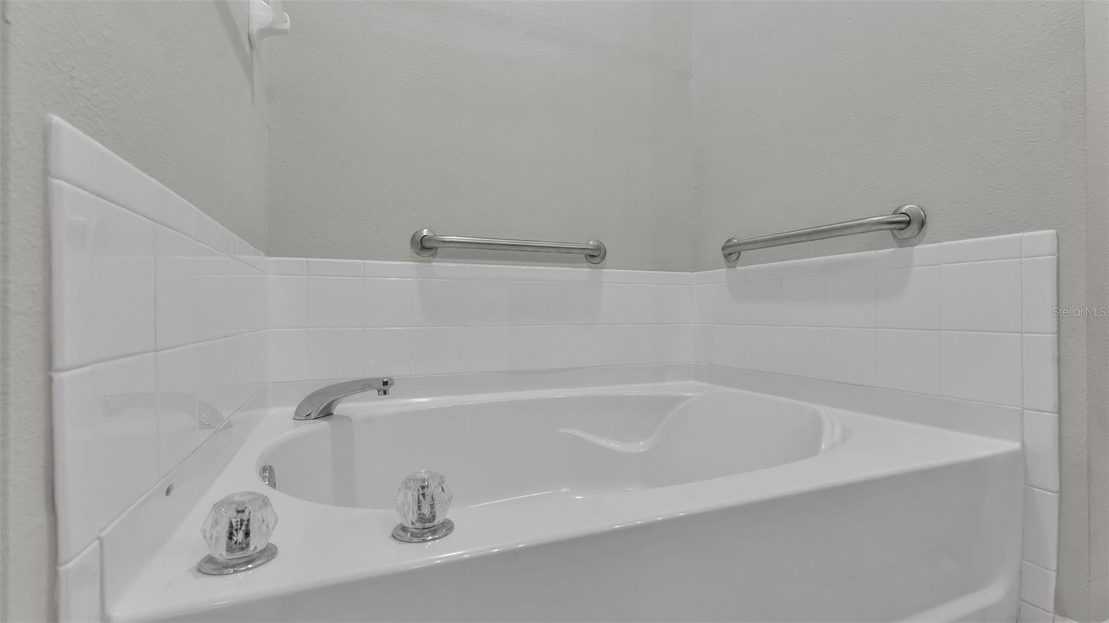 VILLAGE AT LAKE HIGHLAND PH 02 - Residential