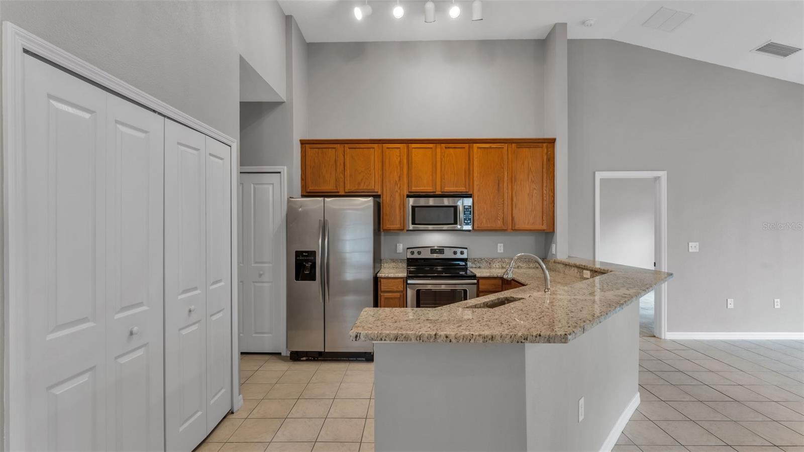 VILLAGE AT LAKE HIGHLAND PH 02 - Residential