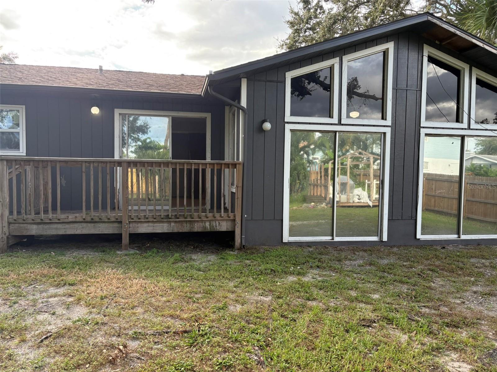 RIVERVIEW - Residential