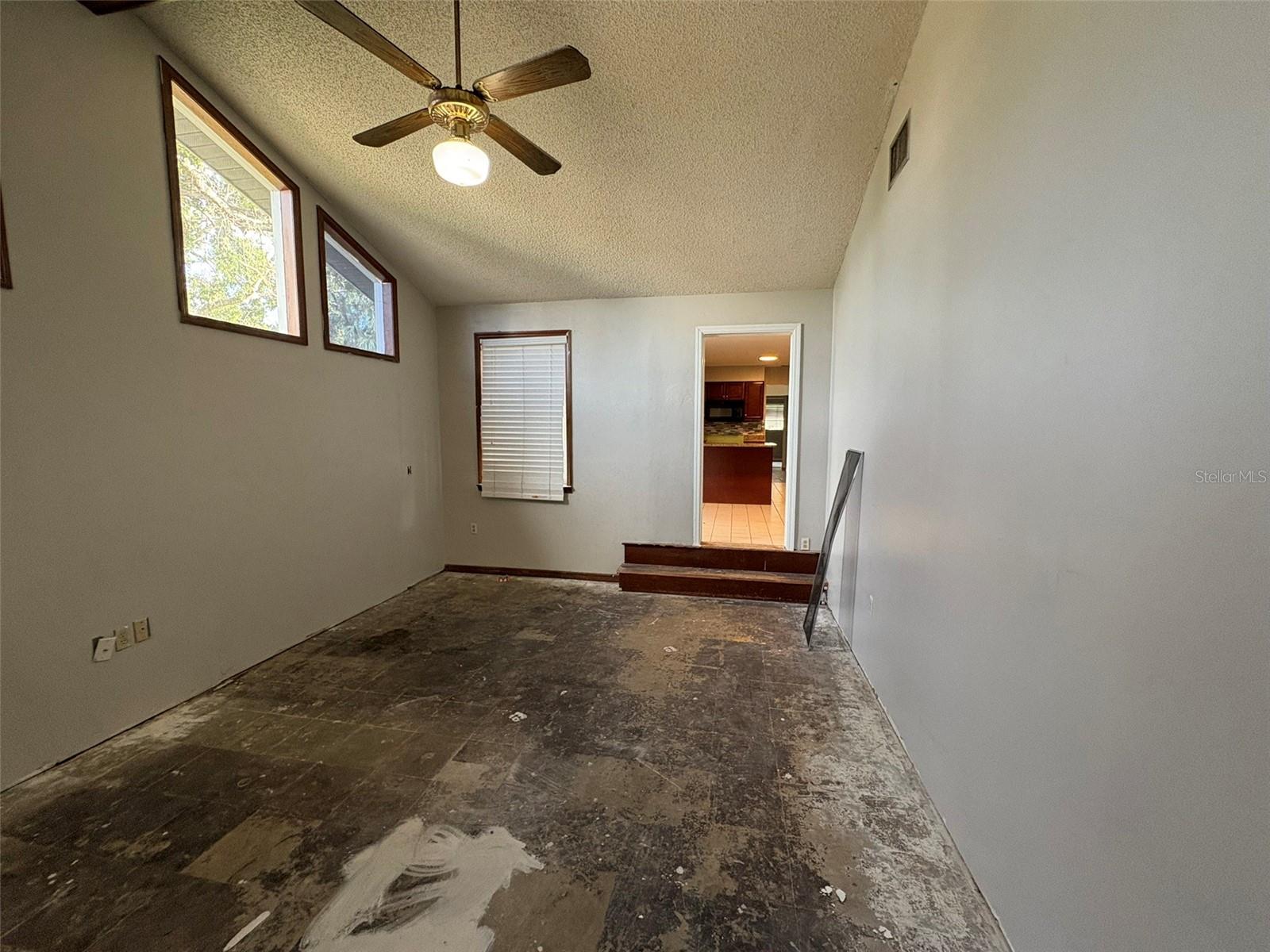 RIVERVIEW - Residential