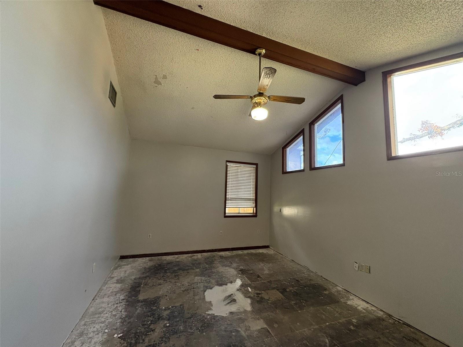 RIVERVIEW - Residential