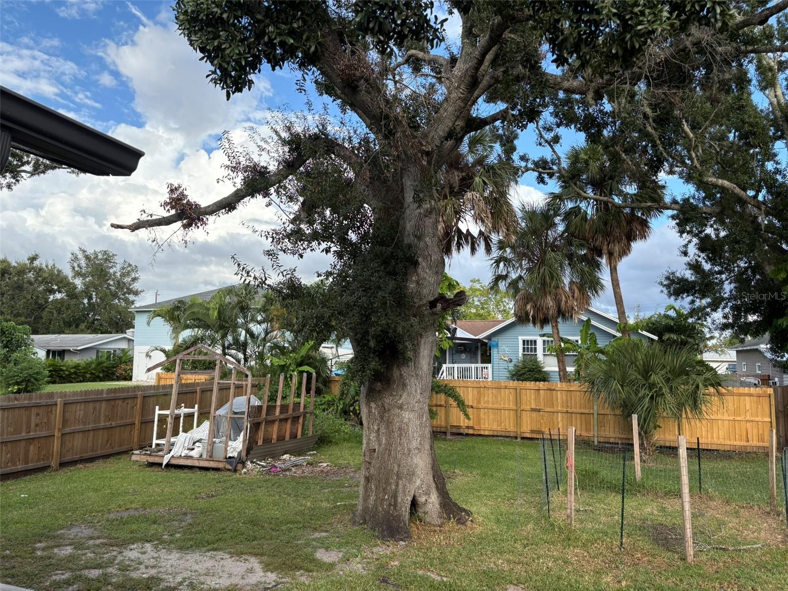 RIVERVIEW - Residential