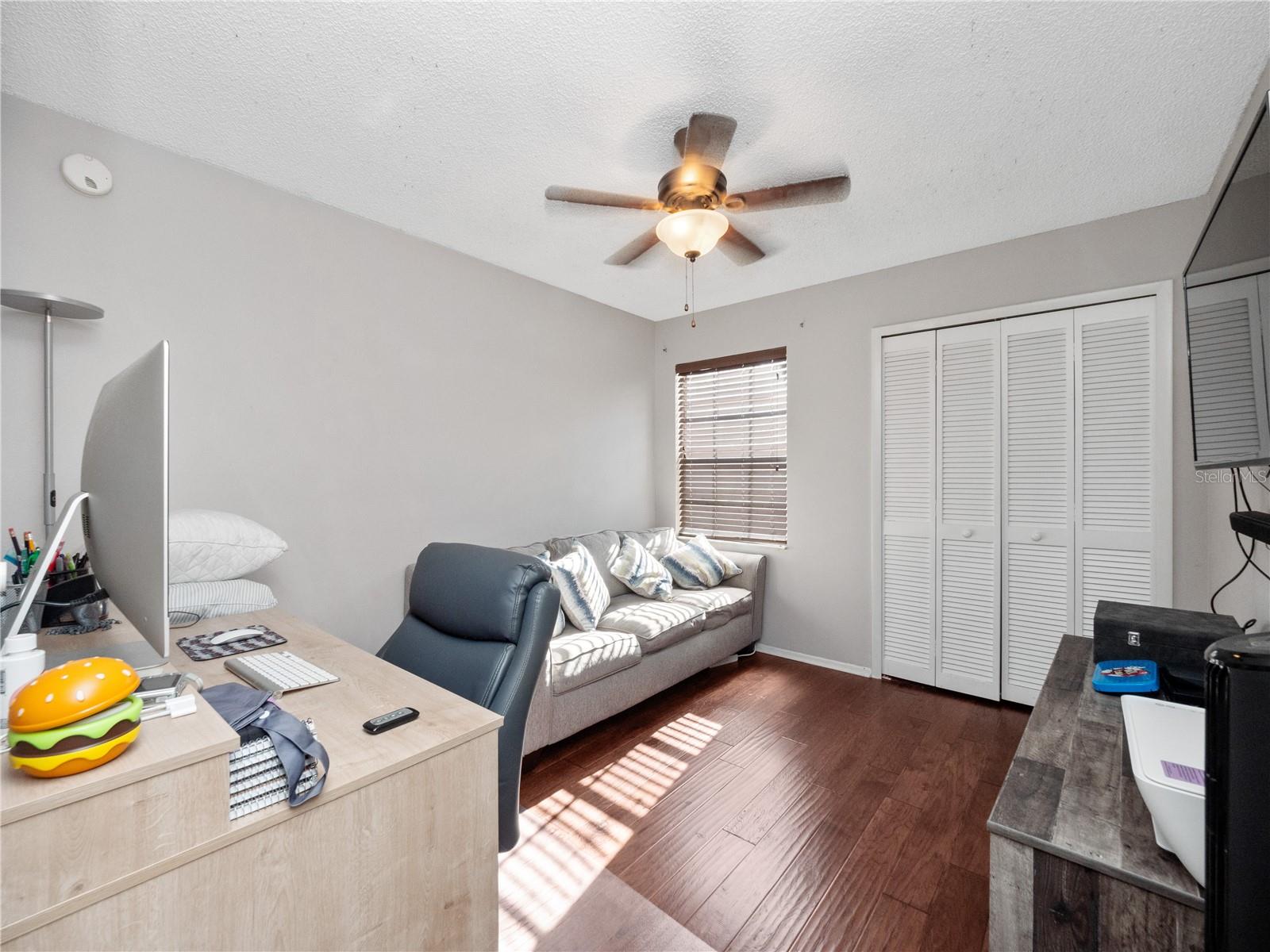 OAK MEADOWS - Residential