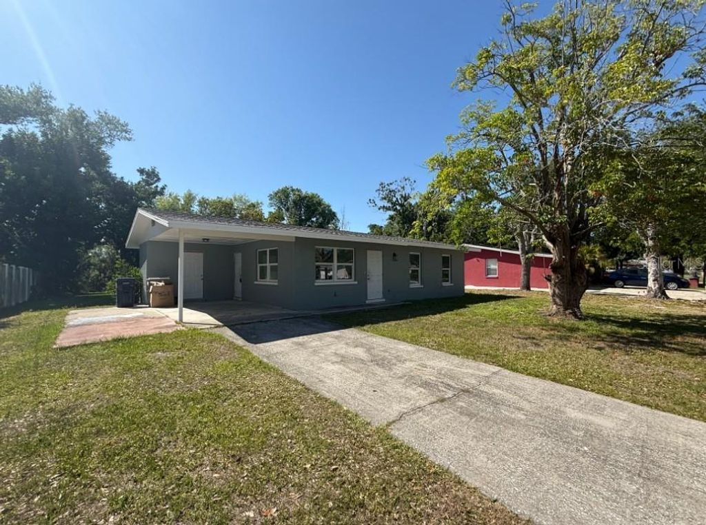 Photo of 1809 5th Avenue W, Palmetto, FL 34221 (MLS # A4690405)