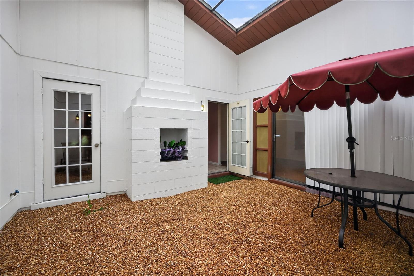 SHANGRI LA UNIT 02 - Residential