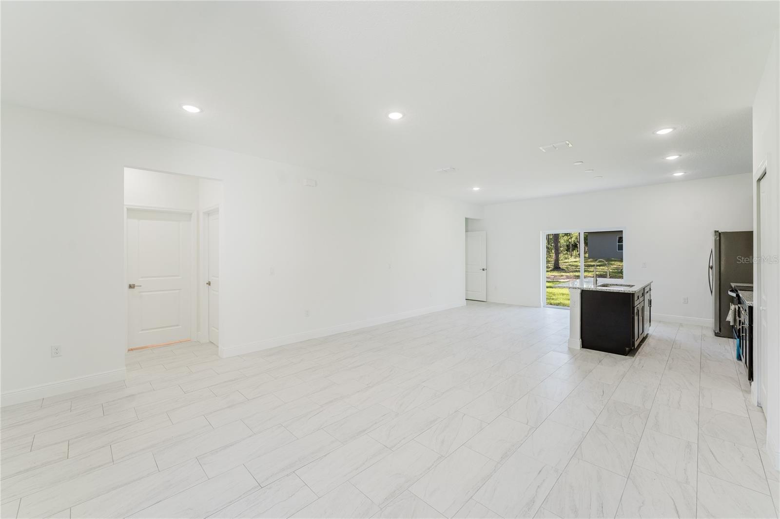 627 W GLENHAVEN DRIVE