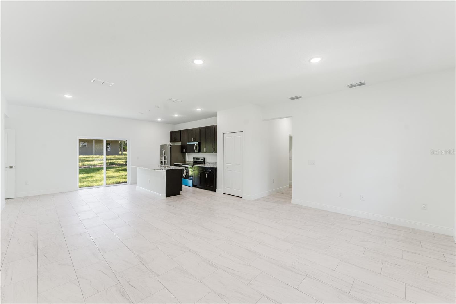 627 W GLENHAVEN DRIVE