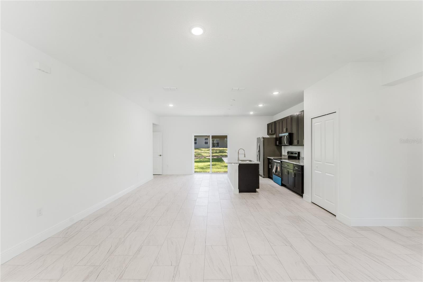 627 W GLENHAVEN DRIVE