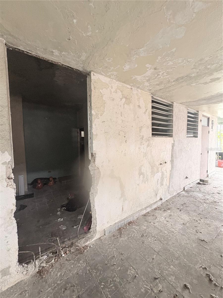 COUNTRY CLUB - Residential