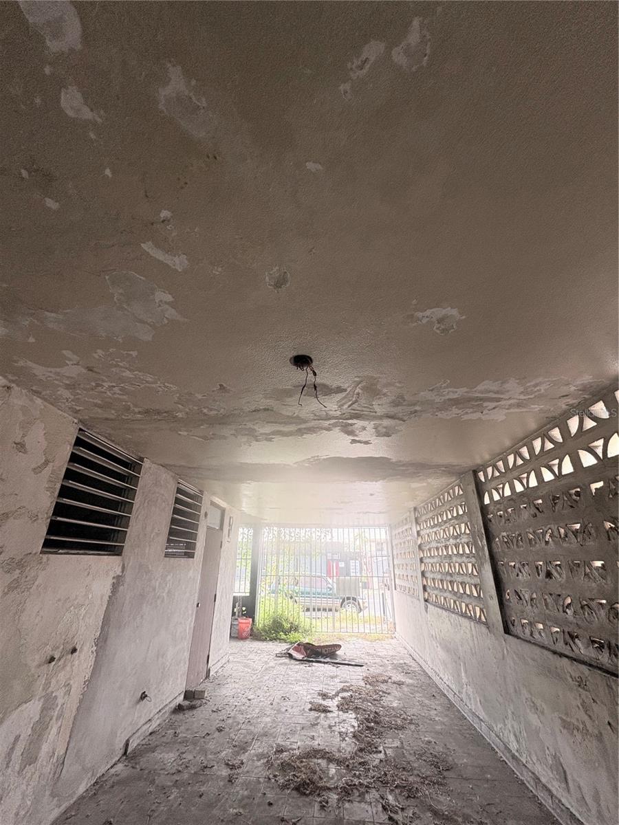 COUNTRY CLUB - Residential