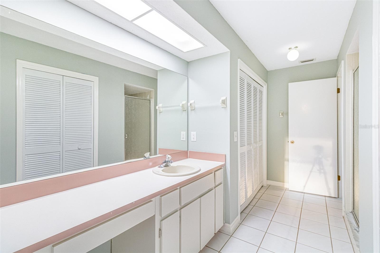 OAKRIDGE ESTATES - Residential