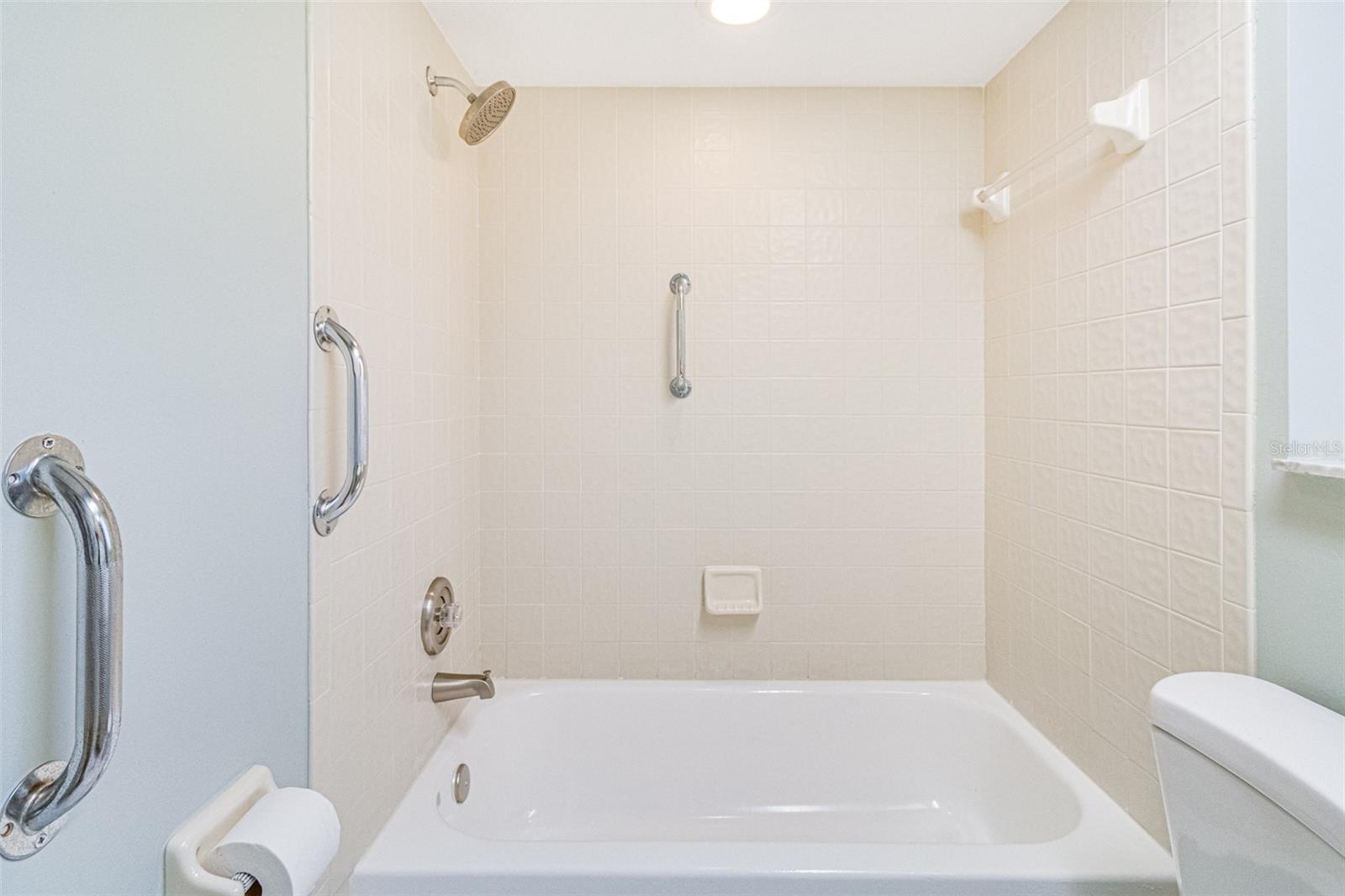 OAKRIDGE ESTATES - Residential