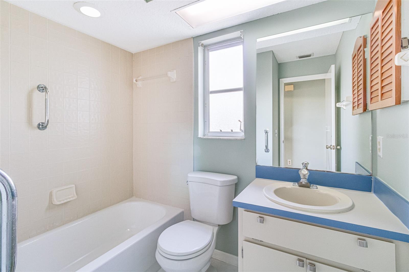 OAKRIDGE ESTATES - Residential