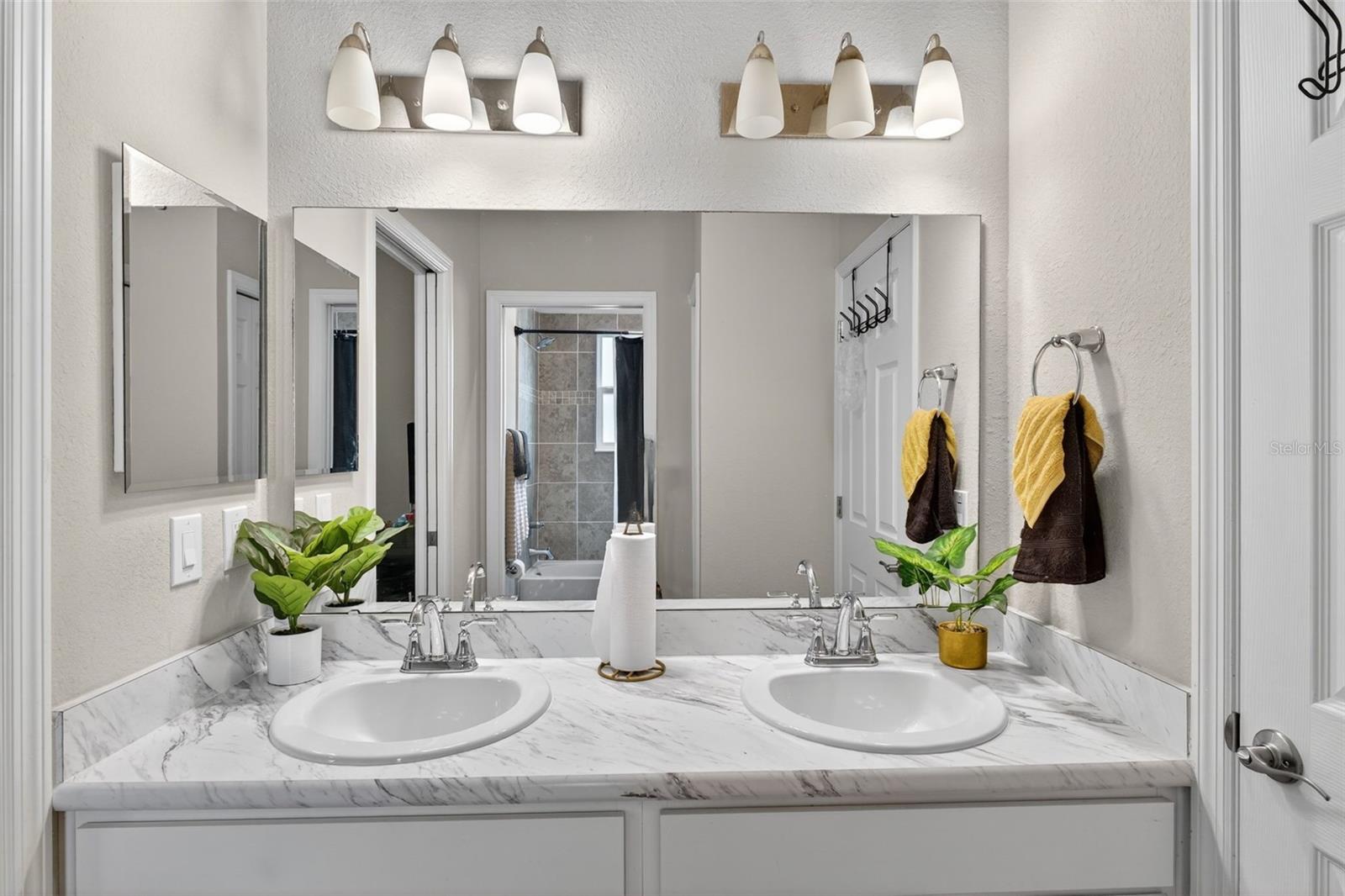 AUBURN COVE - Residential