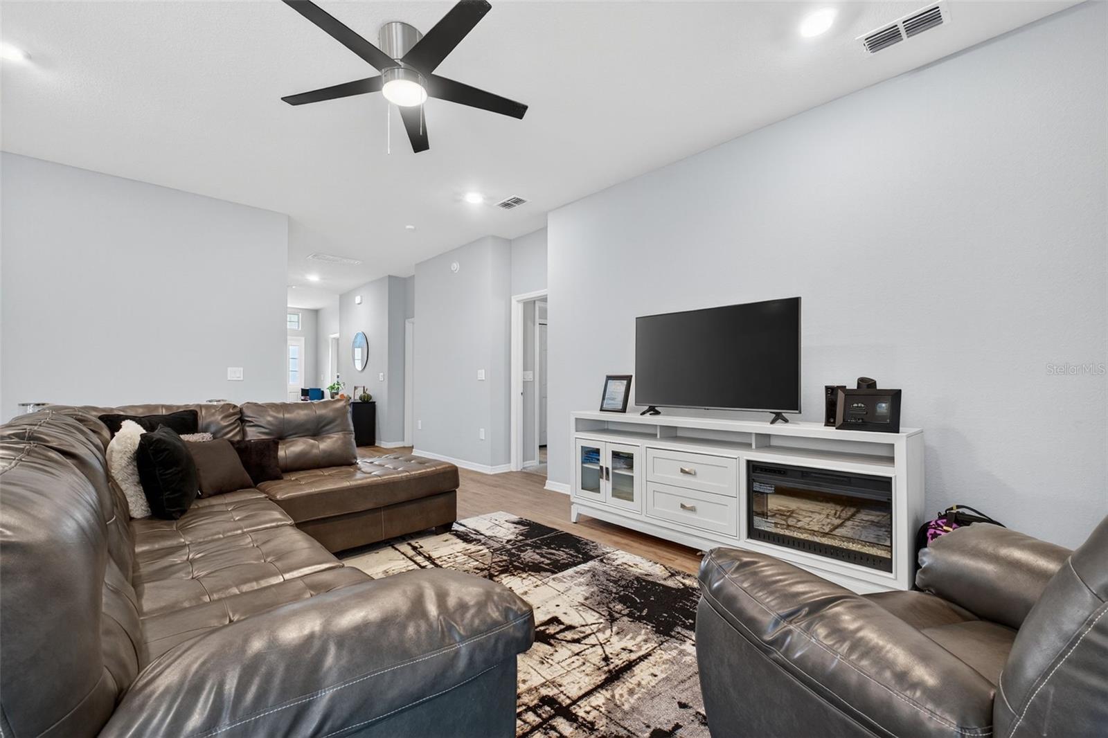 AUBURN COVE - Residential