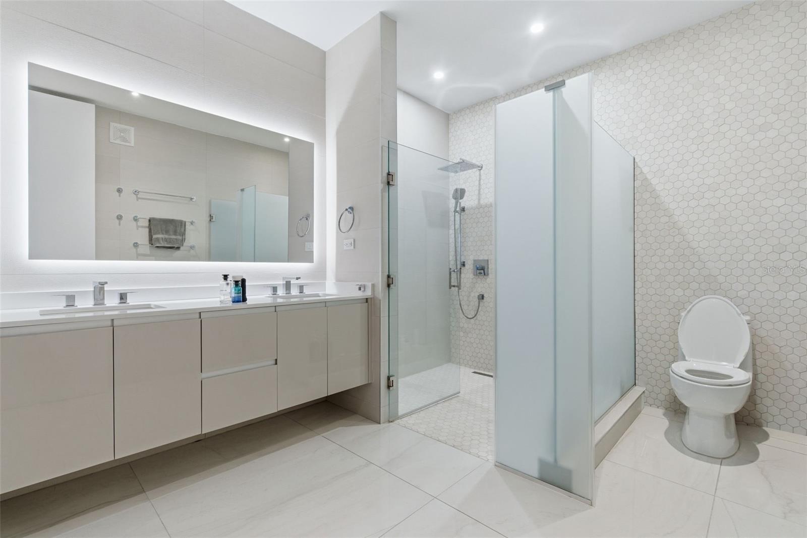 RIVIERA PARKVIEW - Residential