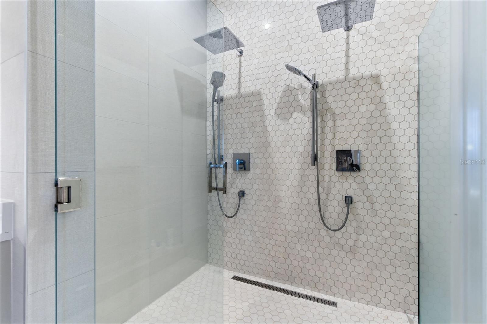 RIVIERA PARKVIEW - Residential