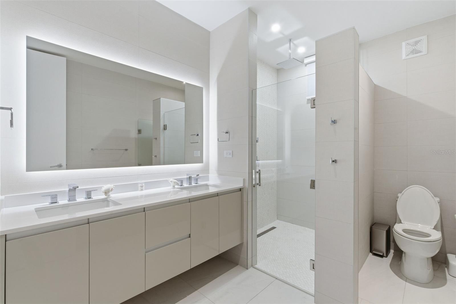 RIVIERA PARKVIEW - Residential