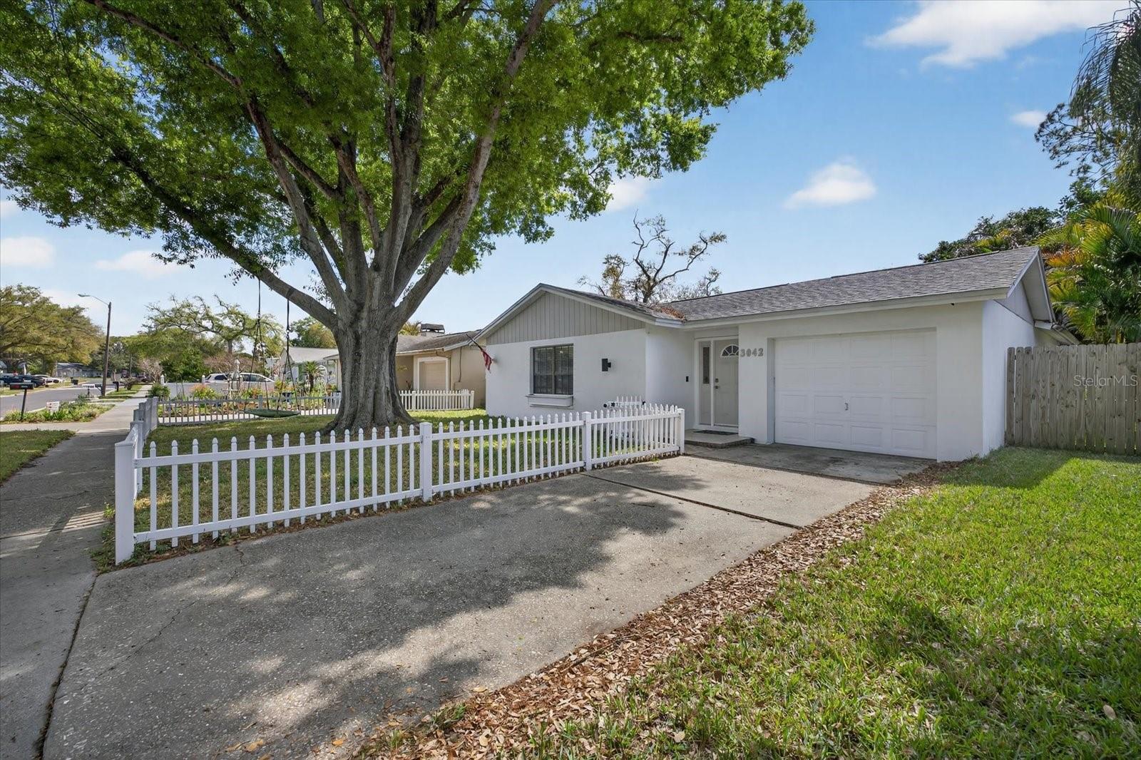 CYPRESS GREEN - Residential