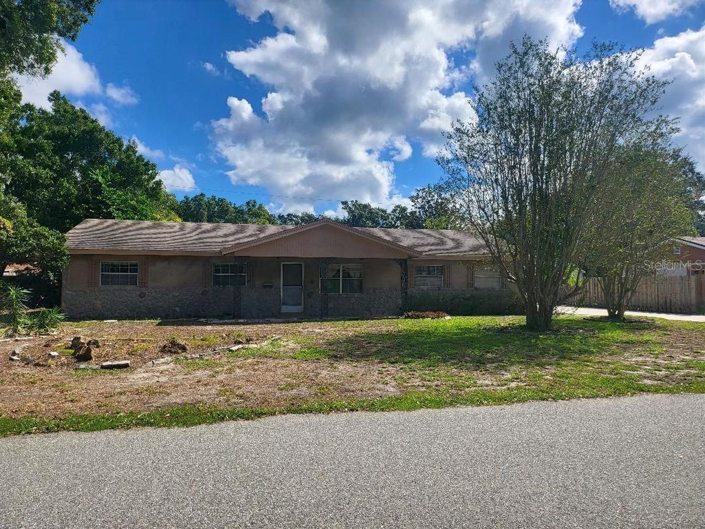Photo of 1210 Lynn Avenue, Auburndale, FL 33823 (MLS # P4936700)