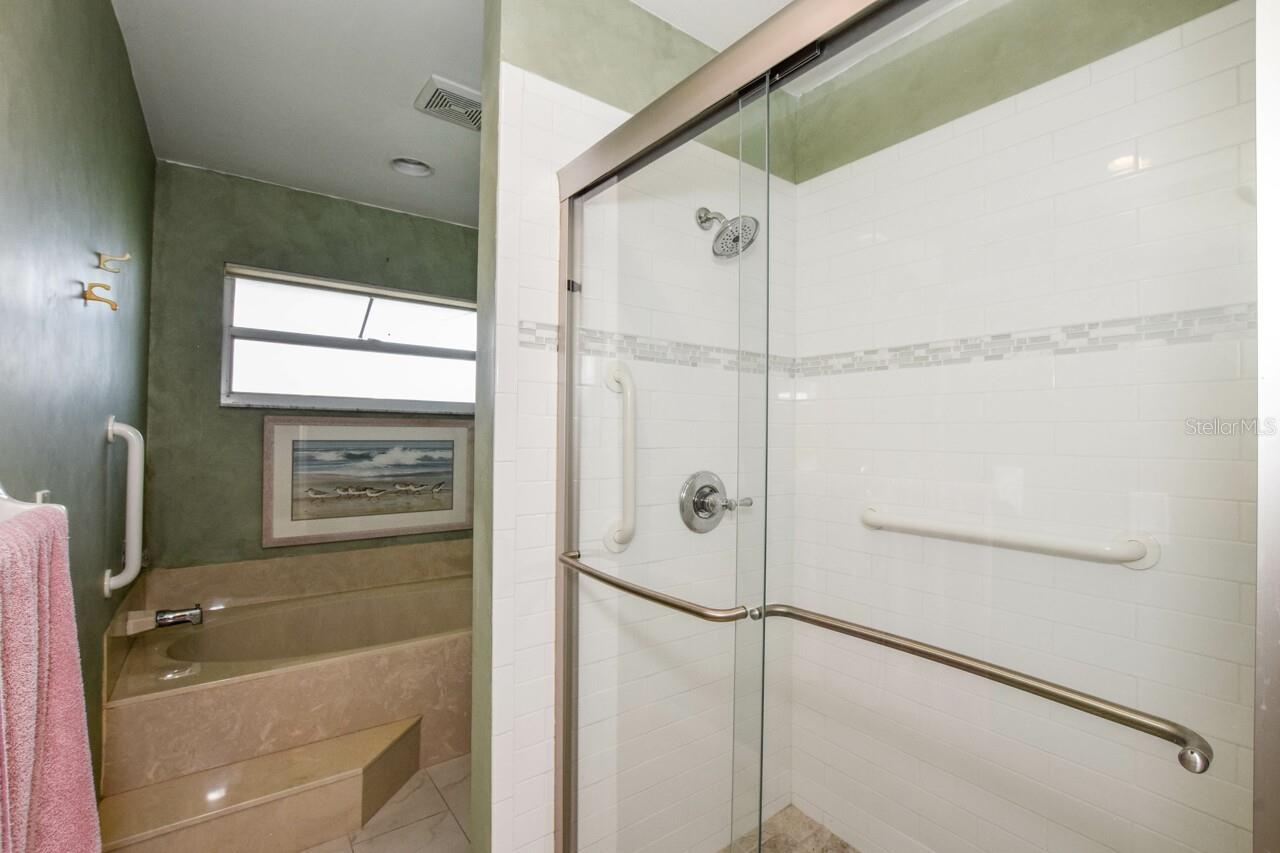 HARRINGTON LAKE - Residential