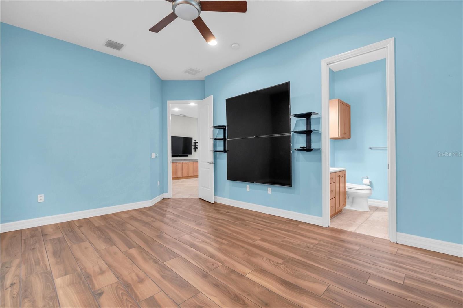 LADY LAKE ESTATES - Residential