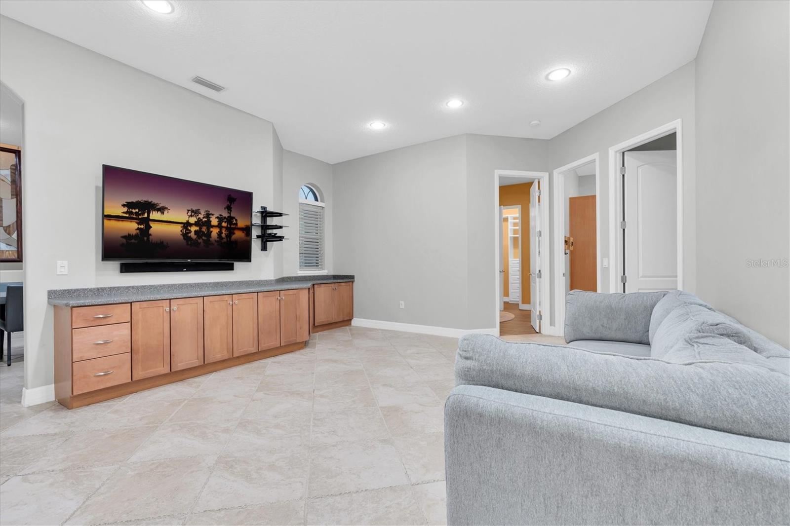 LADY LAKE ESTATES - Residential