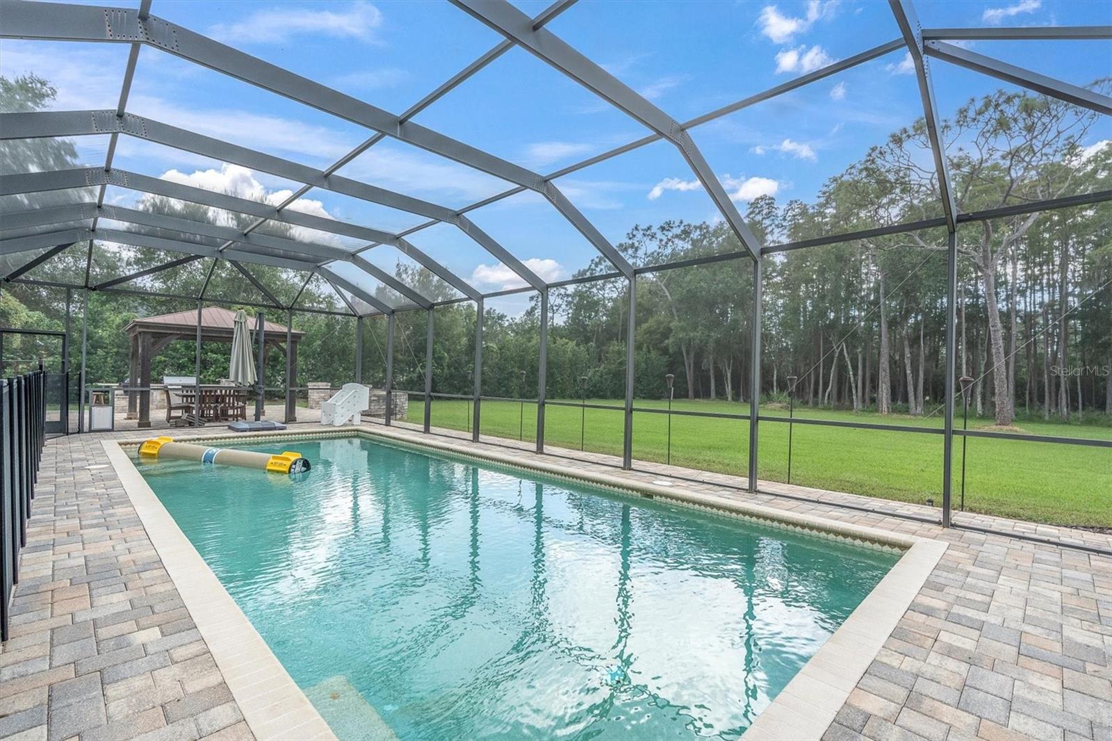 LADY LAKE ESTATES - Residential
