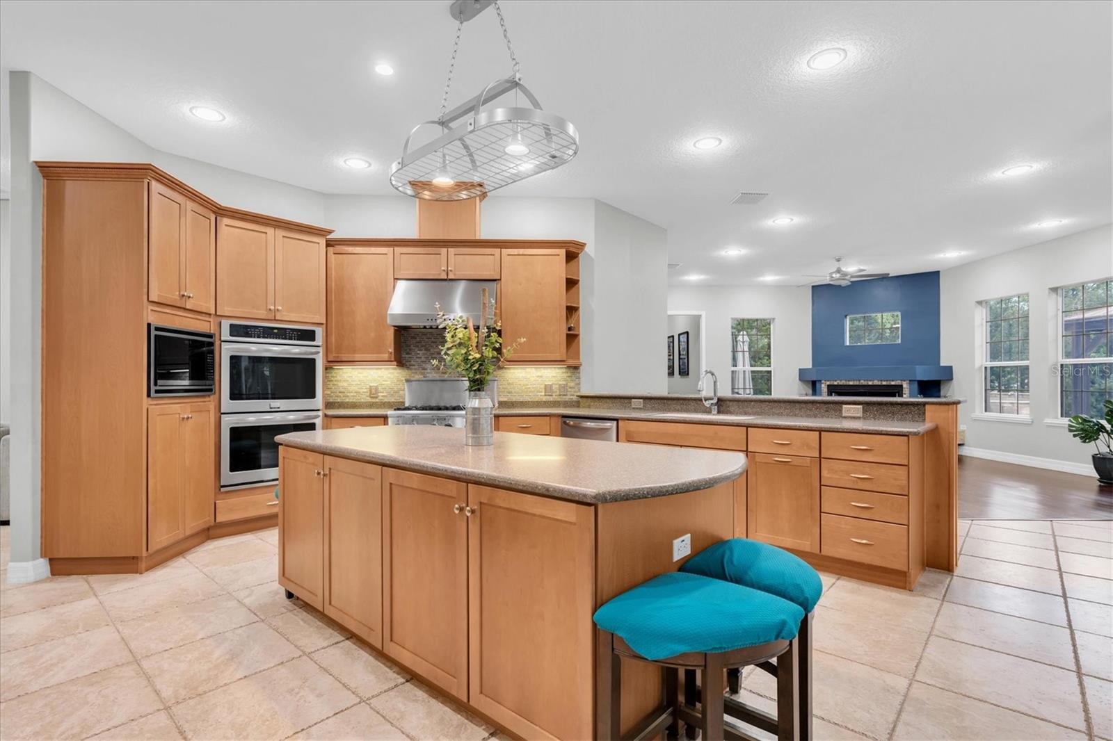 LADY LAKE ESTATES - Residential