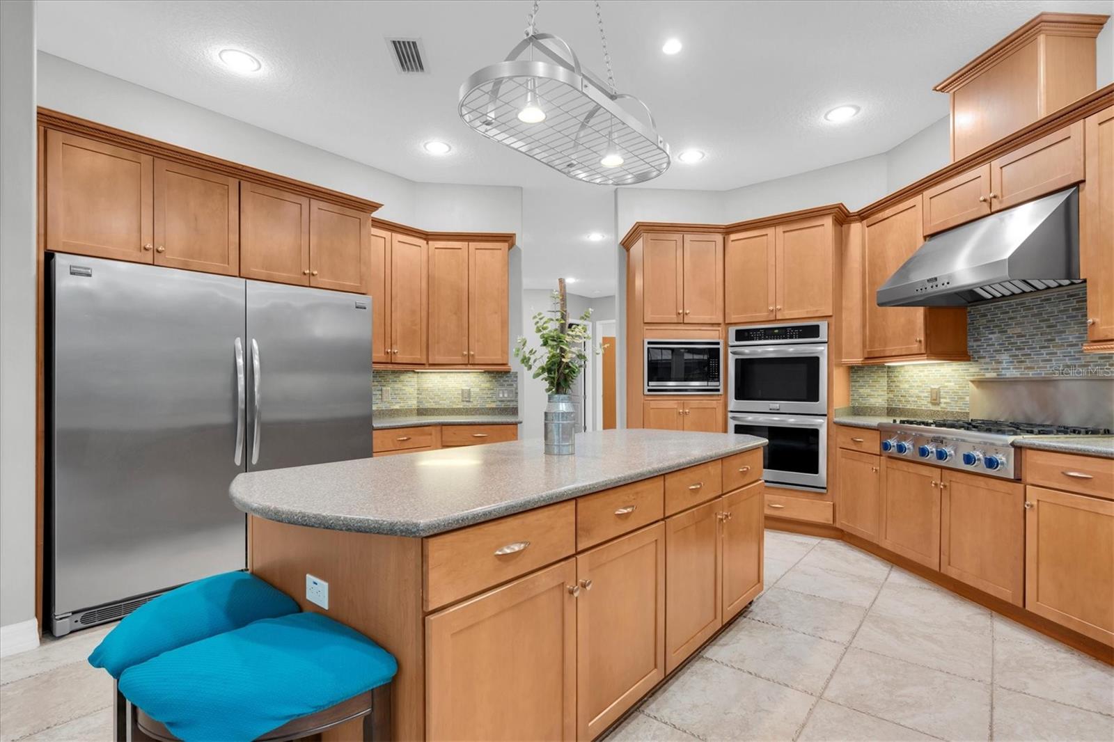 LADY LAKE ESTATES - Residential
