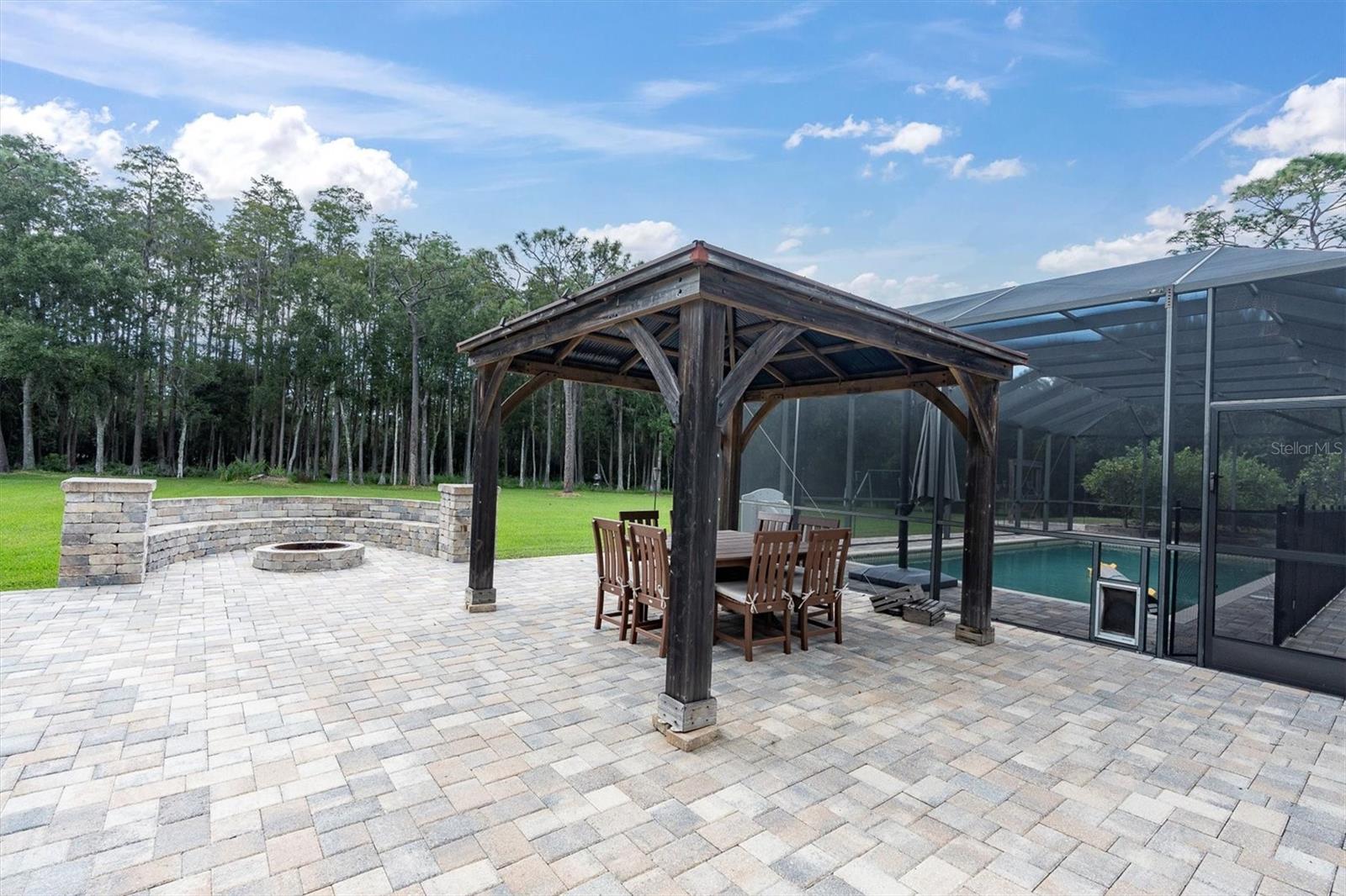 LADY LAKE ESTATES - Residential