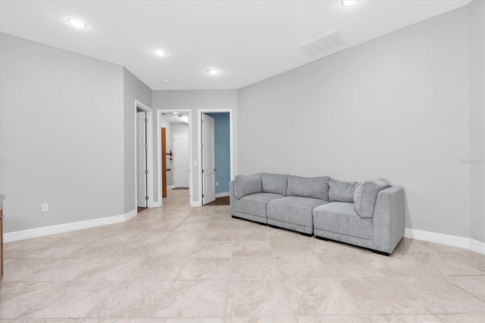 LADY LAKE ESTATES - Residential