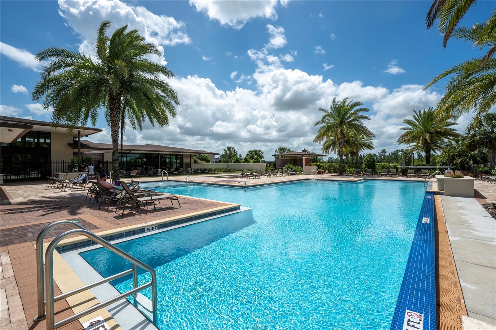 HAWKSMOOR - Residential