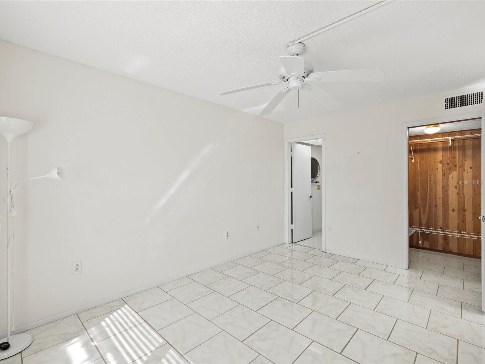 SEVILLE CONDO 14 - Residential