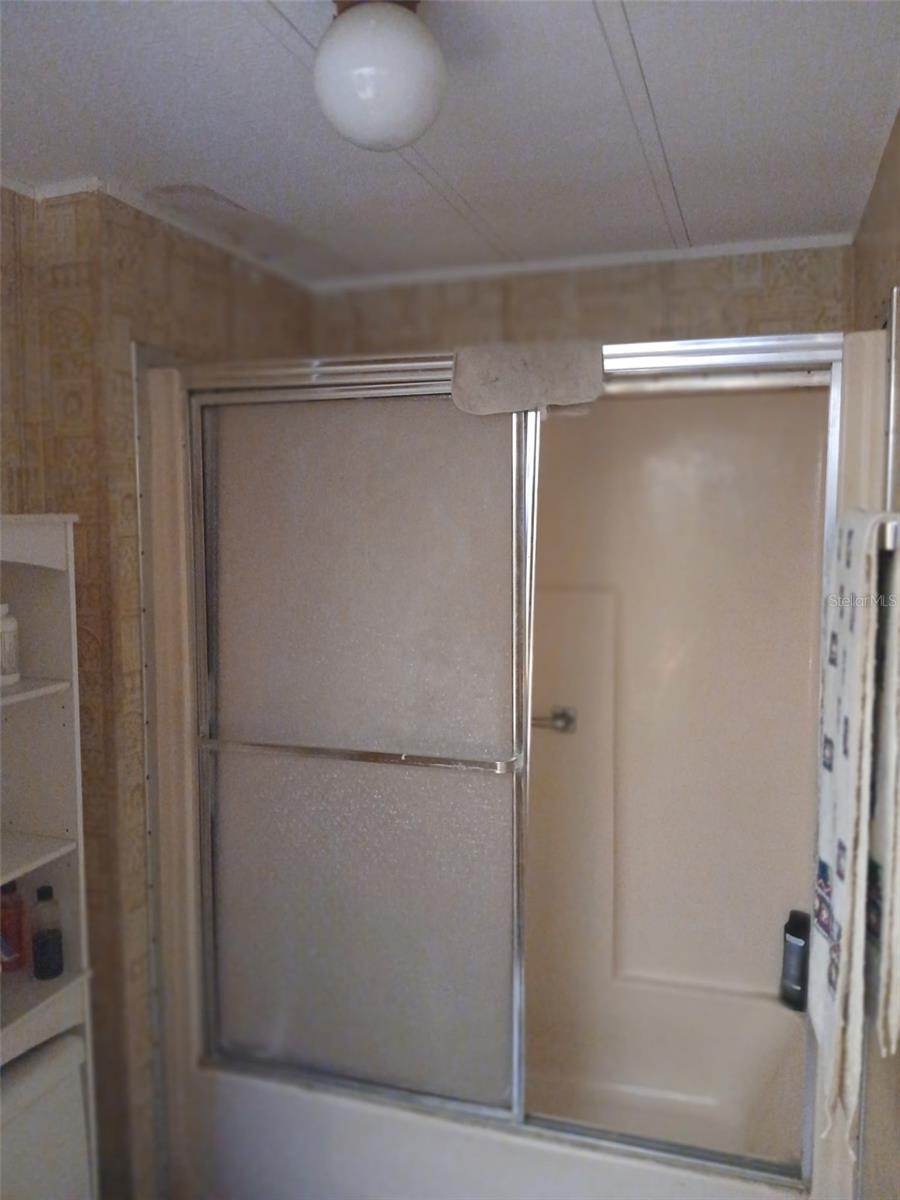 WOOD & LAKES SUB - Residential