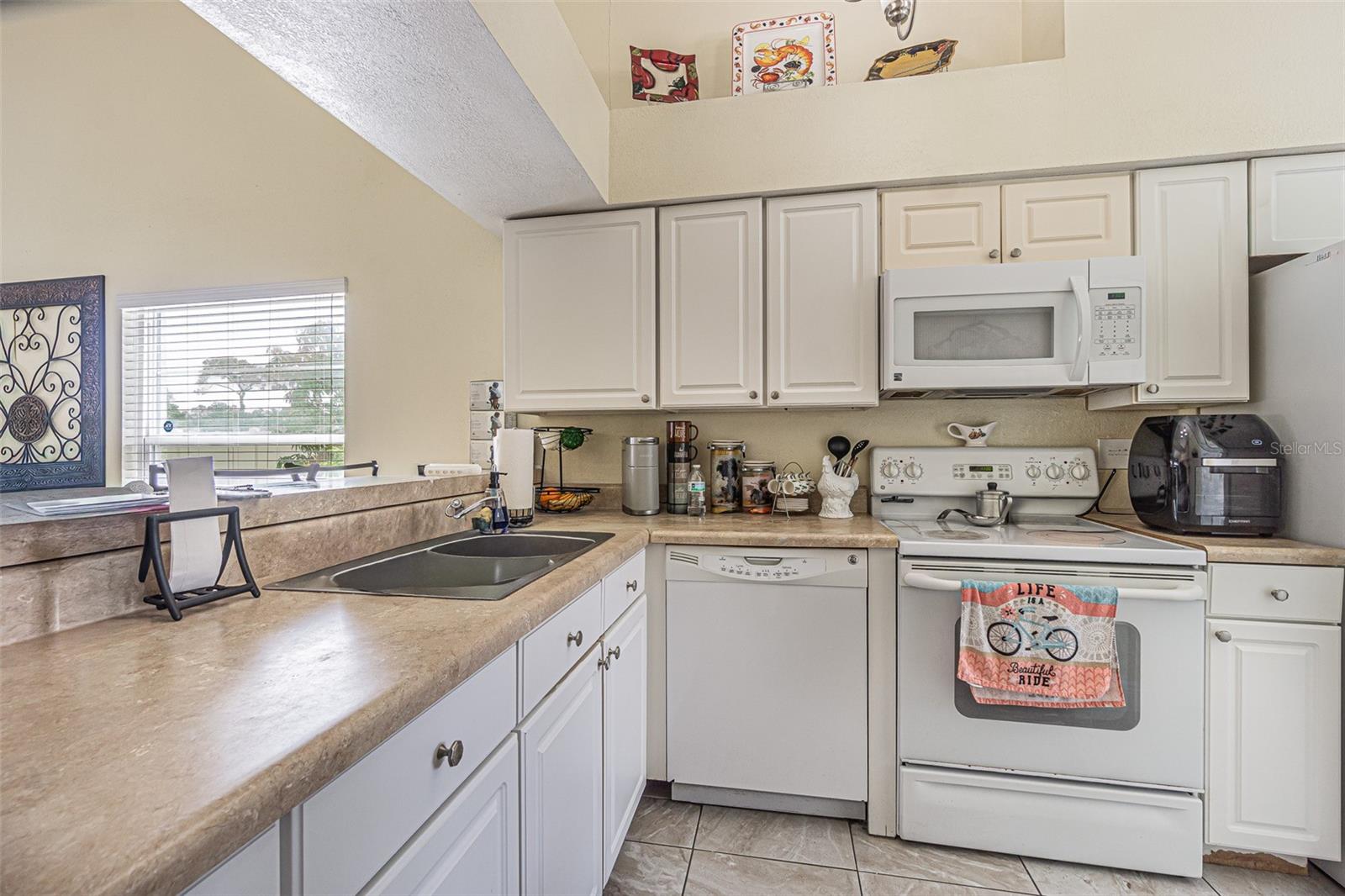 7601 LIMEBURY COURT