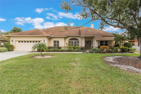 A home in WINTER HAVEN