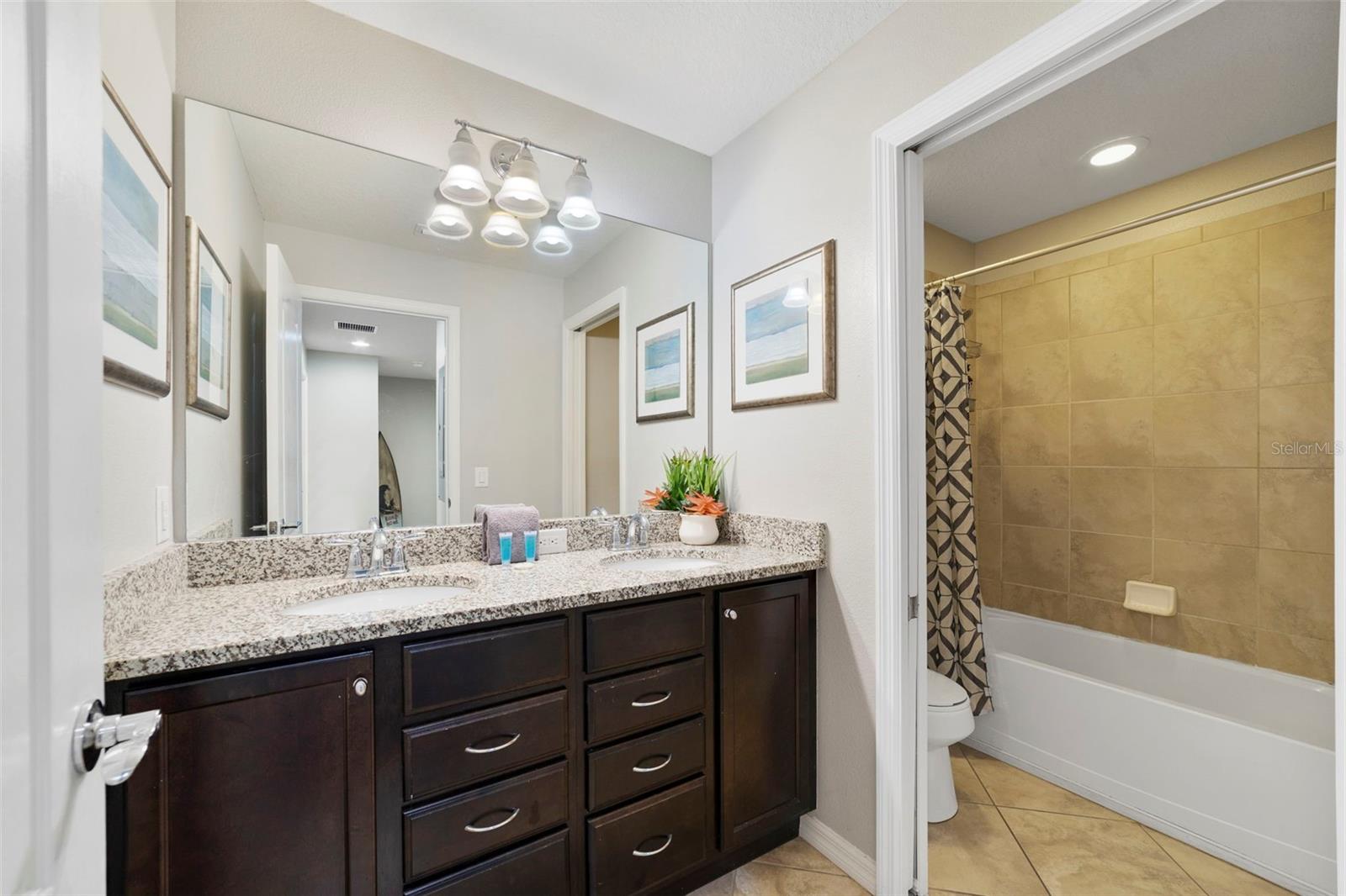 WINDSOR AT WESTSIDE PH 1 - Residential