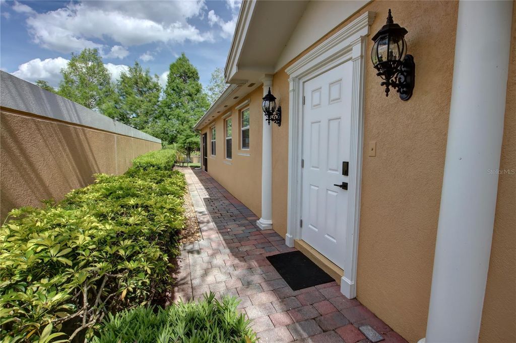 Photo of 11801 Fan Tail Lane, Orlando, FL 32827 (MLS # O6404265)