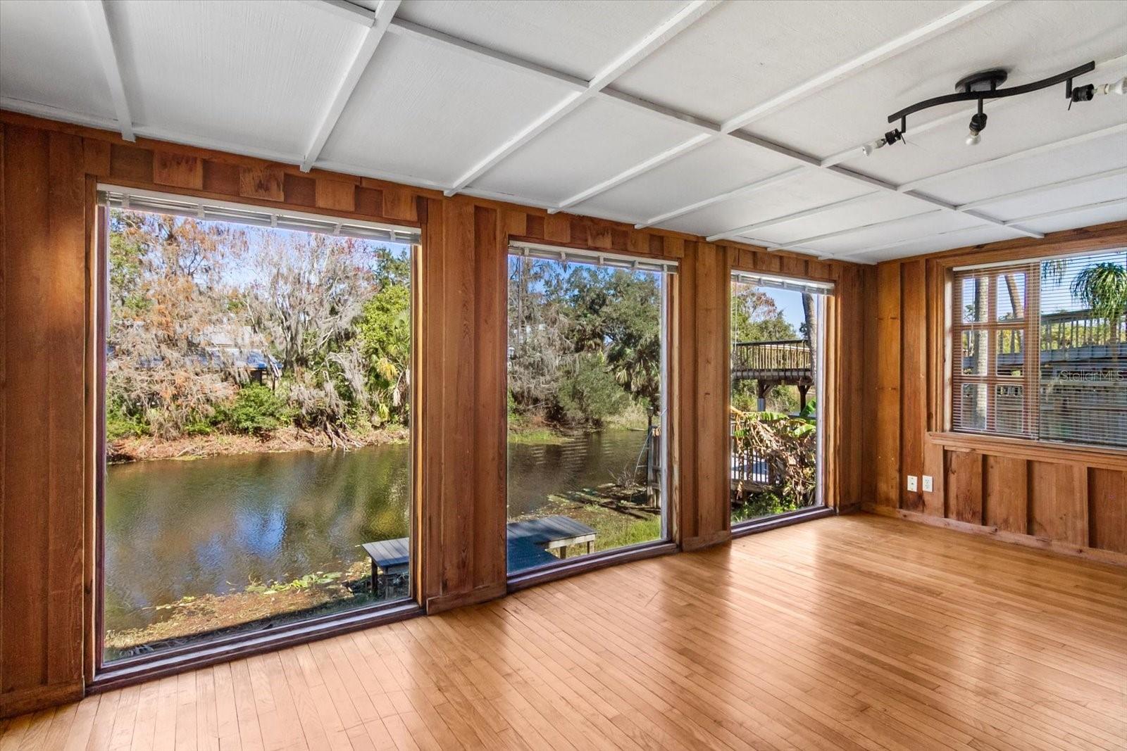 MARINELAND - Residential