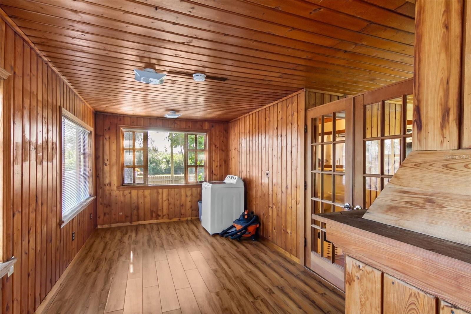 MARINELAND - Residential