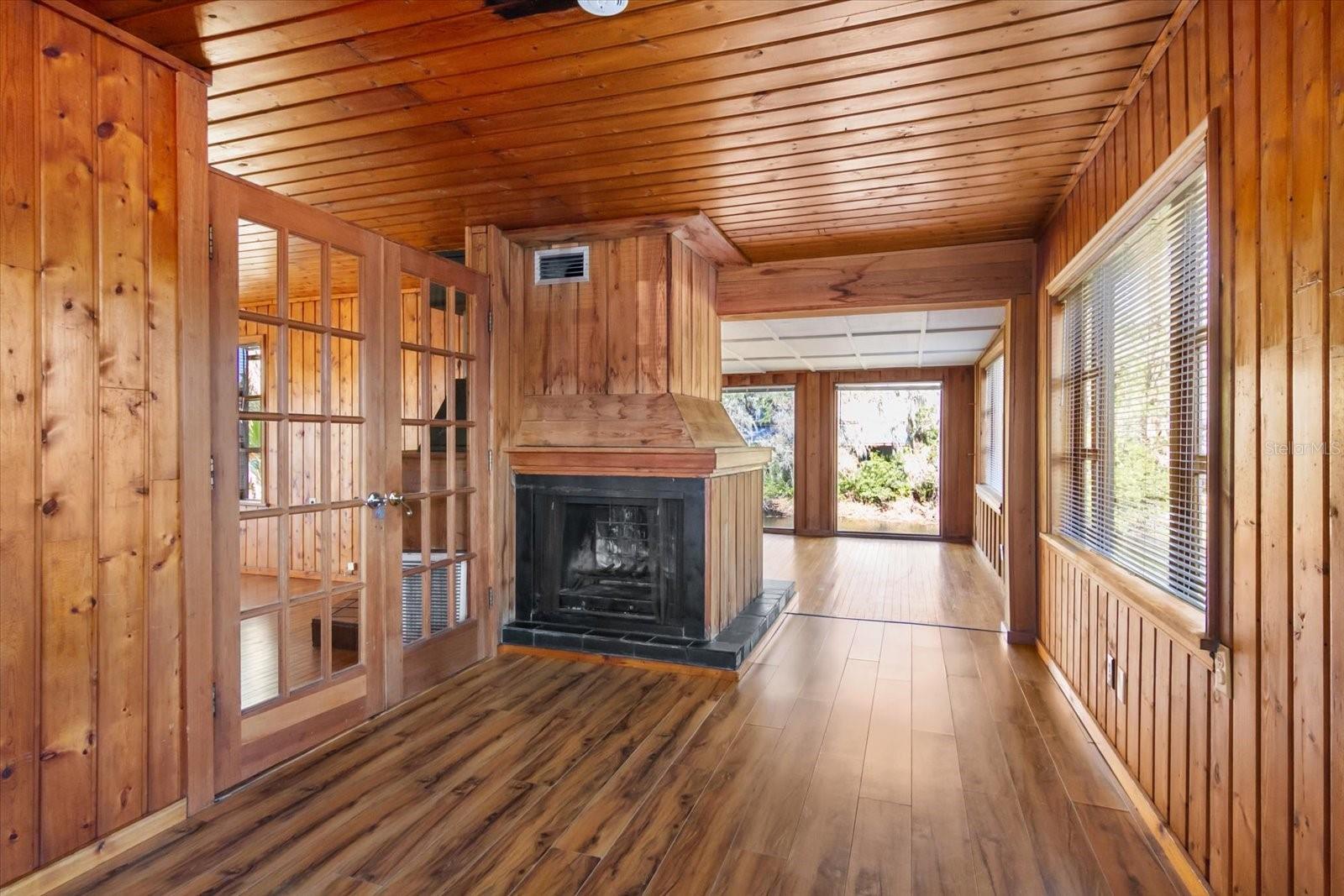 MARINELAND - Residential